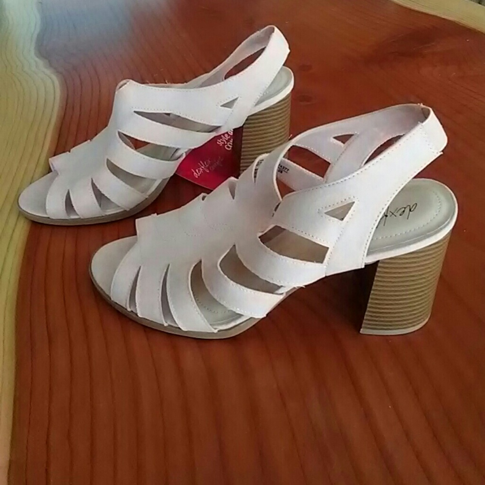 Stacked Subtle Pink Wedges